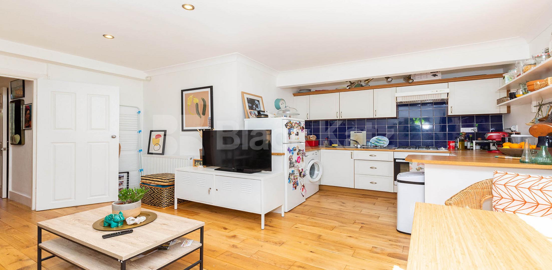 			VIRTUAL TOUR AVAILABLE!, 1 Bedroom, 1 bath, 1 reception Apartment			 Christchurch Road, CROUCH END